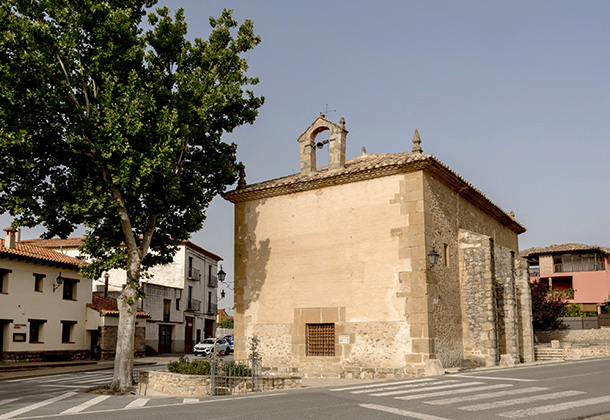 Rehabilitación del espacio urbano entorno a la Ermita de San Antonio en Rubielos de Mora (Teruel) por Raices Arquitectura
