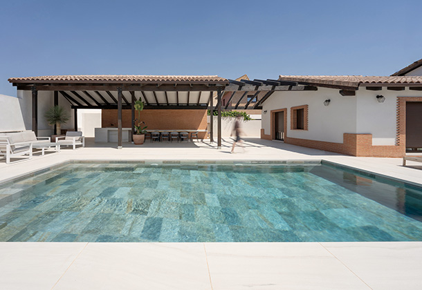 Casa Encima vivienda unifamiliar, residencial en Cariñena por Raíces Arquitectura