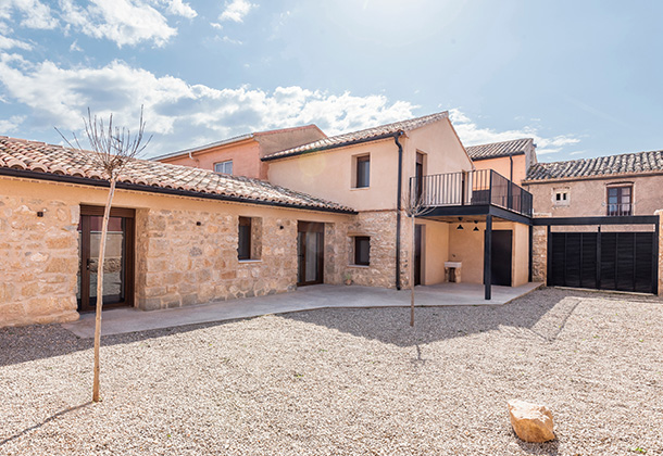 Casa Valera, rehabilitación integral de vivienda unifamiliar adosada por Raíces Arquitectura