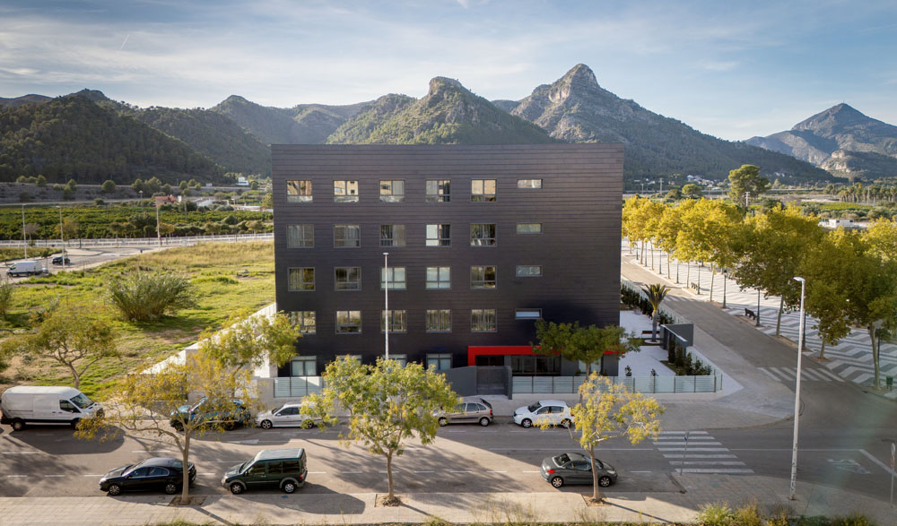 Residencia Gandía, equipamiento de Obra nueva de residencia para personas mayores por Raices Arquitectura por Raices estudio de Arquitectura