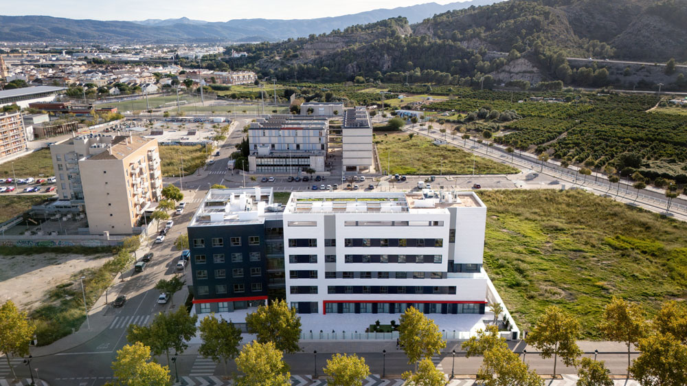Residencia Gandía, equipamiento de Obra nueva de residencia para personas mayores por Raices Arquitectura por Raices estudio de Arquitectura